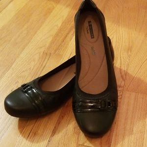 Clarks Soft Cushion Collection Kinzie Flats